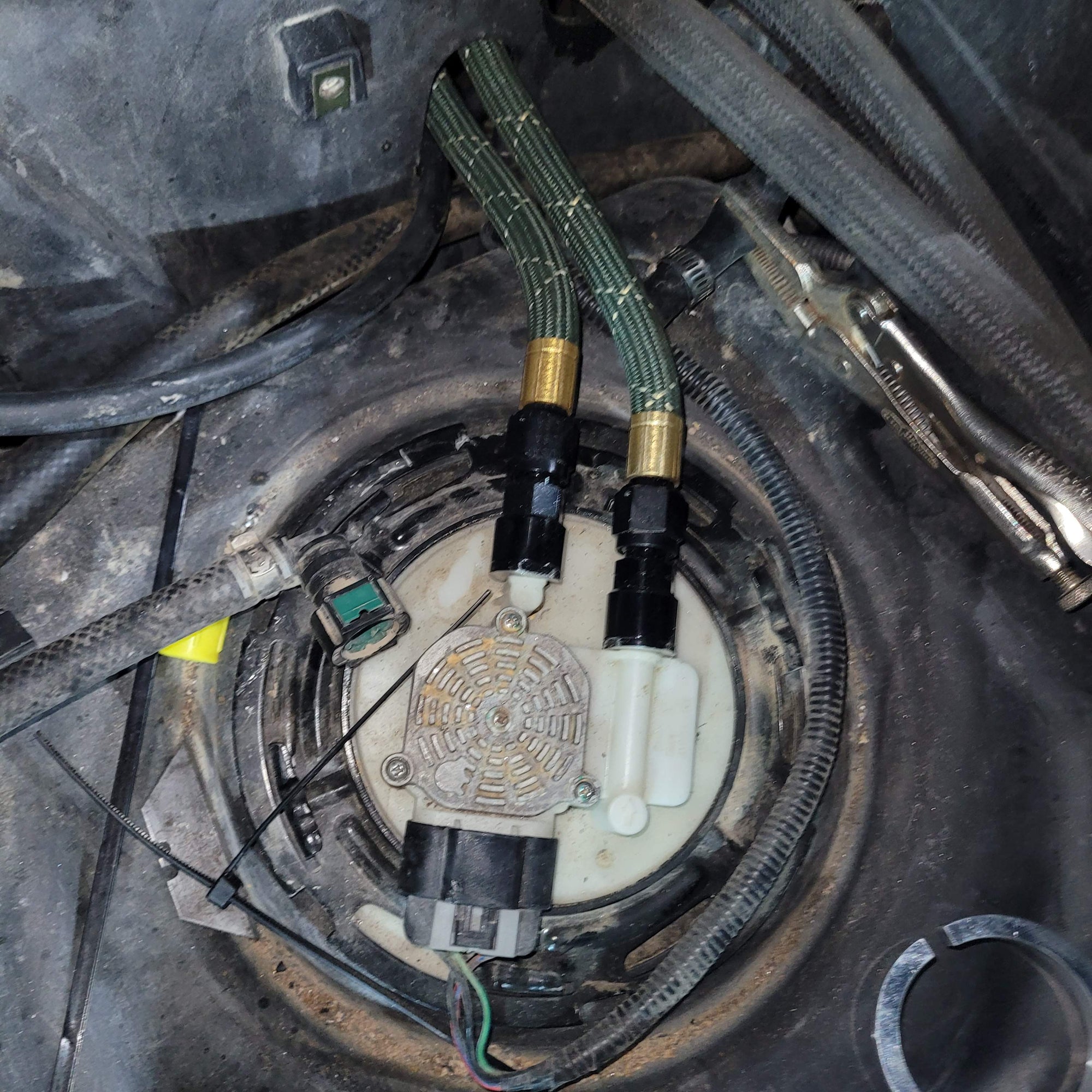 Fuel line and fitting upgrade kit with 10 micron Aeromotive filter