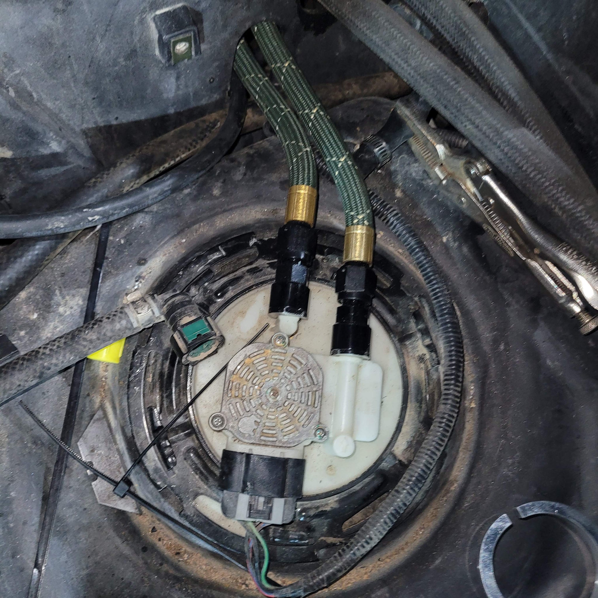 Fuel line and fitting upgrade kit with 10 micron Aeromotive filter