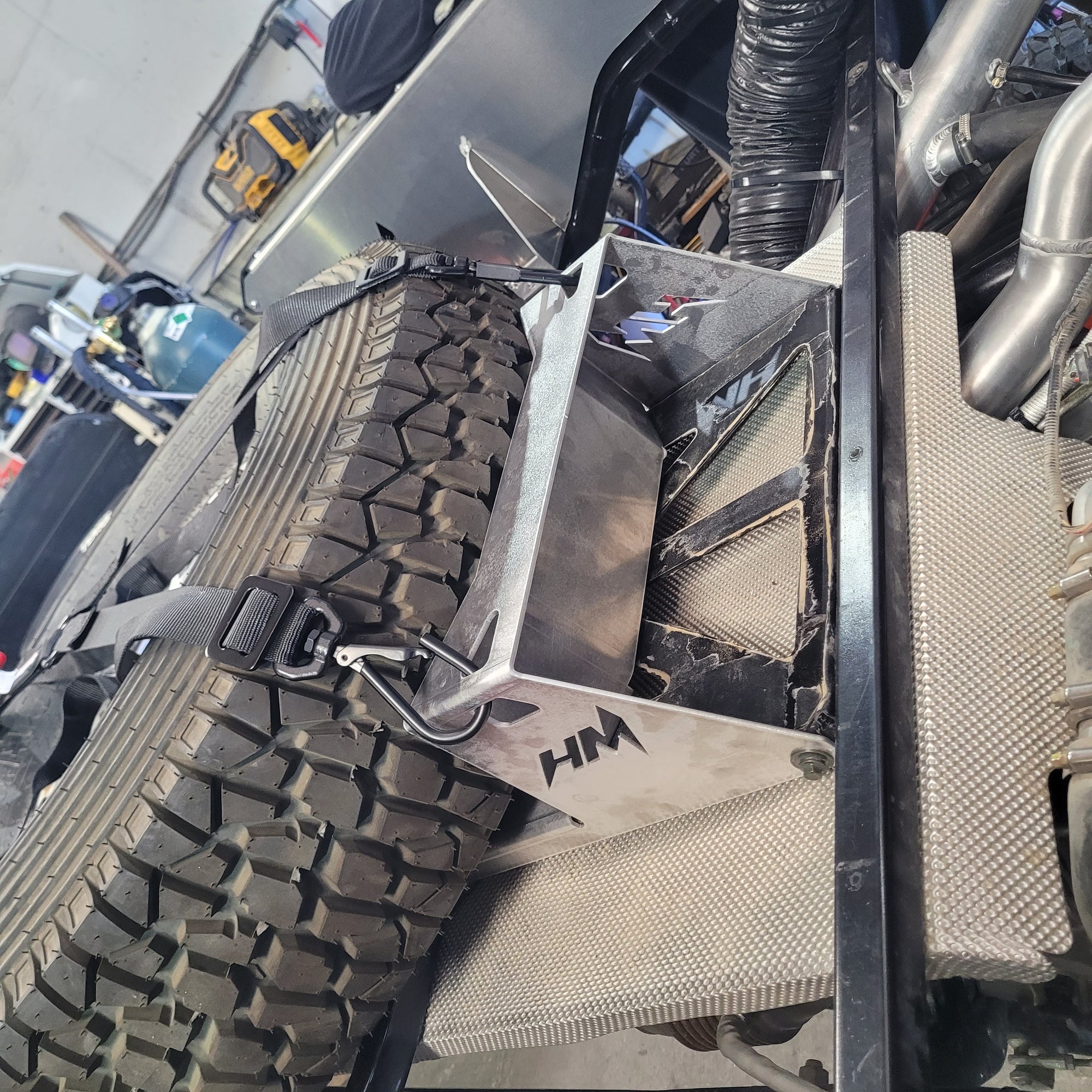Speed UTV Weld-on rear bumper with Y-Strap and tire stop