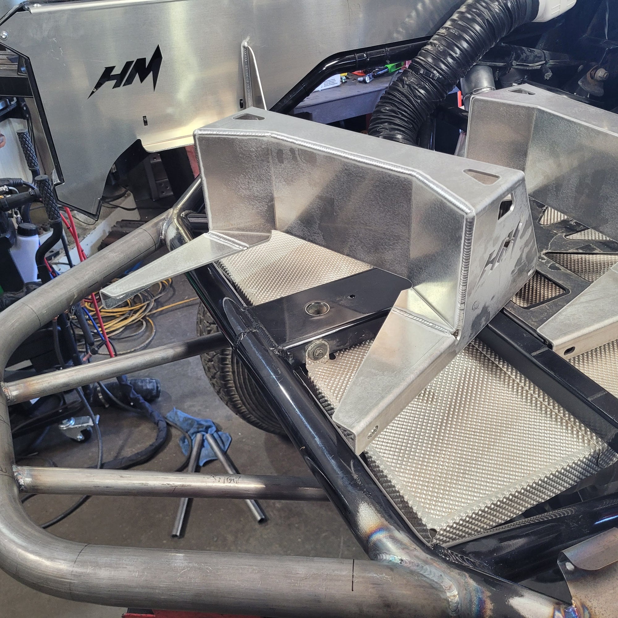 Speed UTV Weld-on rear bumper with Y-Strap and tire stop